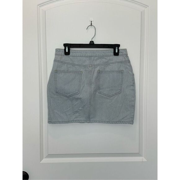 Superdown Light wash Denim Mini Skirt Size Large - Picture 3 of 5